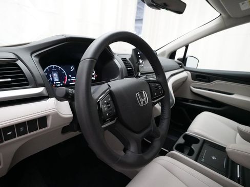Certified 2026 Honda Odyssey EX-L image 8