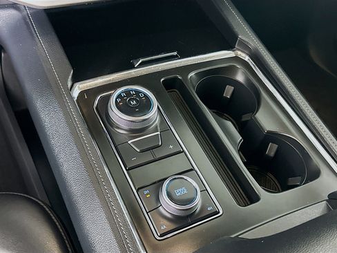 Used 2024 Ford Expedition XLT image 25