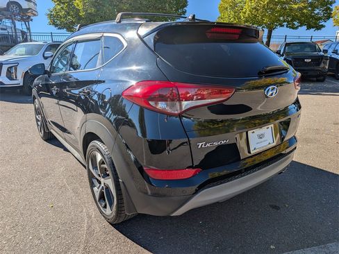 Used 2018 Hyundai Tucson Value image 3