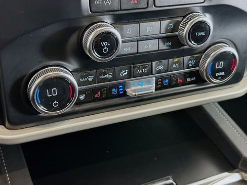 Used 2024 Ford Expedition Max XLT RWD image 24