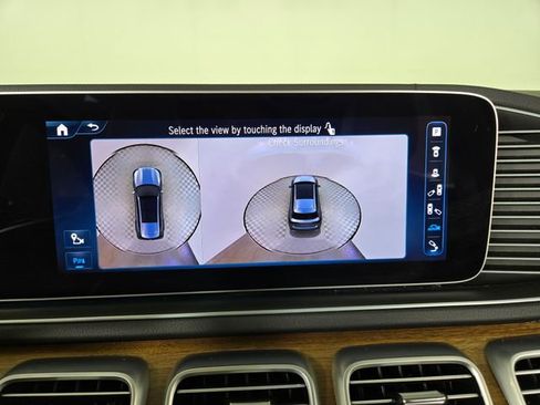 Used 2025 Mercedes-Benz GLS 450 4MATIC image 35