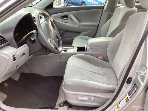 Used 2010 Toyota Camry image 17