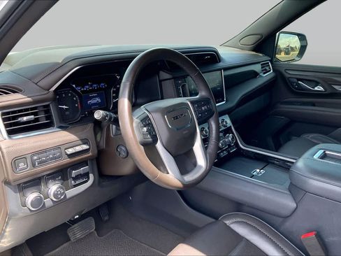 Used 2021 GMC Yukon Denali w/ Advanced Technology Package RWD image 18