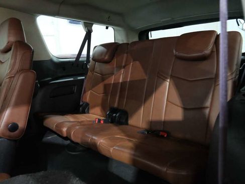 Used 2015 Cadillac Escalade ESV Premium image 24