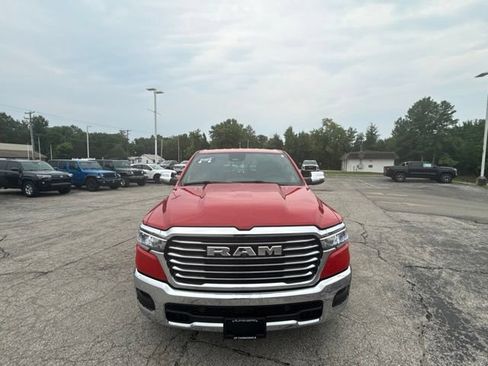 Used 2025 RAM 1500 Laramie AWD/4WD image 9