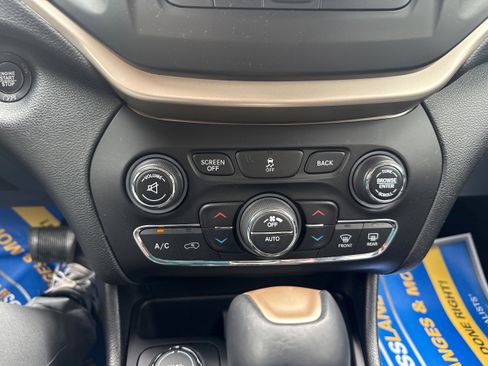 Certified 2018 Jeep Cherokee Limited w/ High Altitude Package image 21