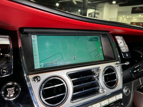 Used 2017 Rolls-Royce Dawn image 27