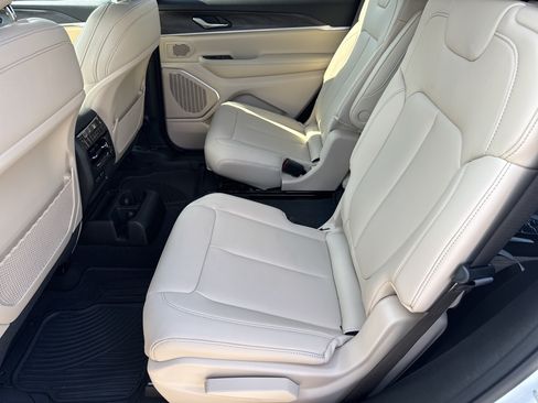 Used 2026 Jeep Grand Cherokee L Limited w/ Limited Altitude Package RWD image 11