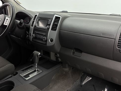 Used 2017 Nissan Frontier SV image 24