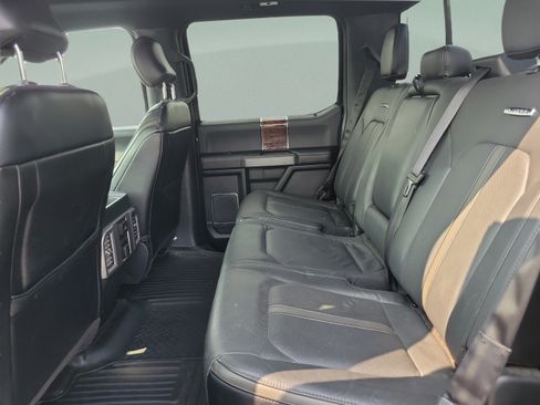 Used 2015 Ford F150 Platinum w/ Equipment Group 701A Luxury AWD/4WD image 8