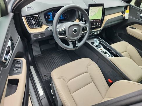 Used 2026 Volvo XC60 B5 Plus w/ Protection Package Premier AWD/4WD image 15