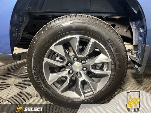 Used 2024 Chevrolet Silverado 1500 LT AWD/4WD image 30
