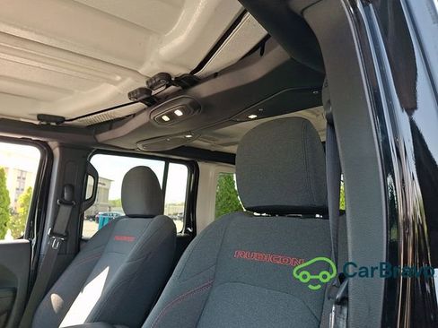 Used 2025 Jeep Wrangler Unlimited Rubicon AWD/4WD image 13