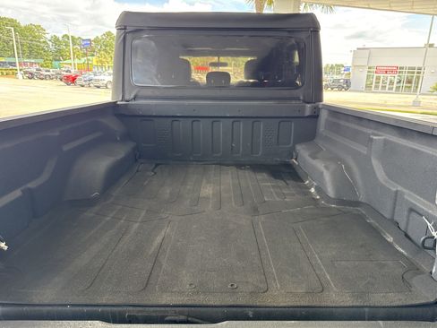 Used 2021 Jeep Gladiator Willys image 30