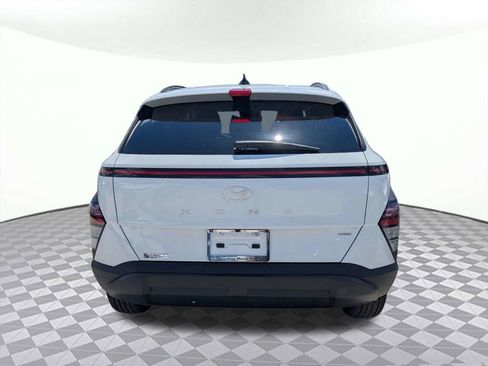 Used 2025 Hyundai Kona SEL AWD/4WD image 4
