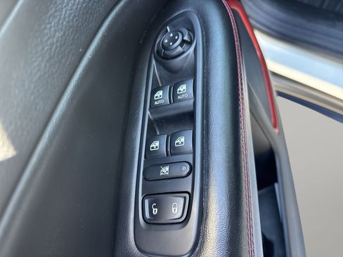 Used 2019 Jeep Compass Trailhawk w/ Cold Weather Group image 18