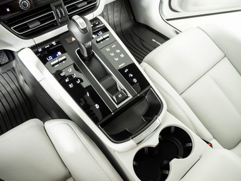 New 2026 Porsche Macan S AWD/4WD image 18