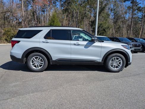 New 2026 Ford Explorer Active w/ Active Comfort Package image 3