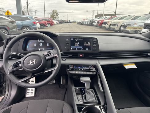 New 2026 Hyundai Elantra SEL Sport Premium image 17