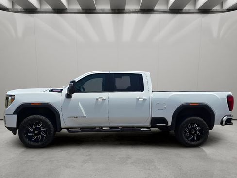 Used 2021 GMC Sierra 2500 AT4 AWD/4WD image 2