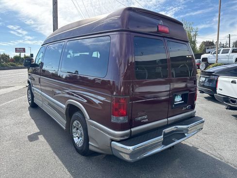 Used 2011 Ford E-150 and Econoline 150 w/ Premium Van Group image 3