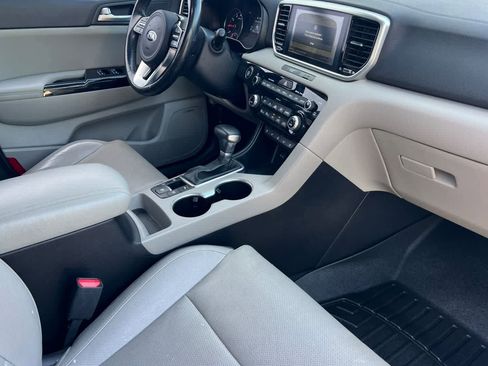 Used 2020 Kia Sportage EX w/ EX Technology Package image 18