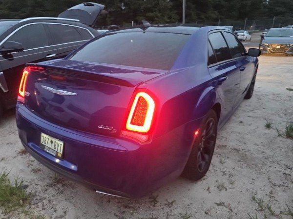 Used 2019 Chrysler 300 S w/ S Model Appearance Package RWD image 4