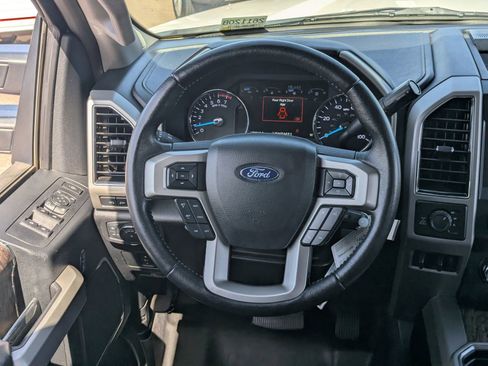 Used 2019 Ford F250 Lariat w/ Chrome Package image 19