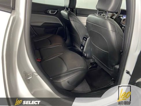 Used 2023 Jeep Compass Limited AWD/4WD image 15