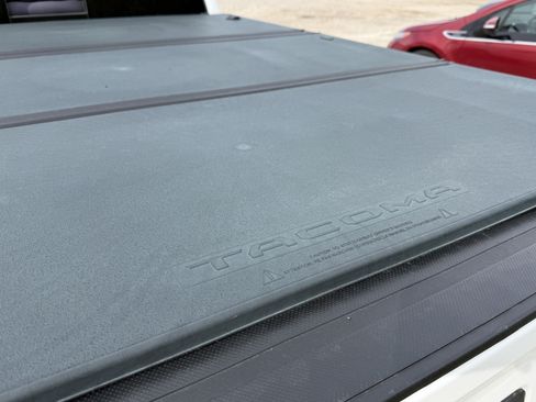 Used 2020 Toyota Tacoma TRD Sport AWD/4WD image 15