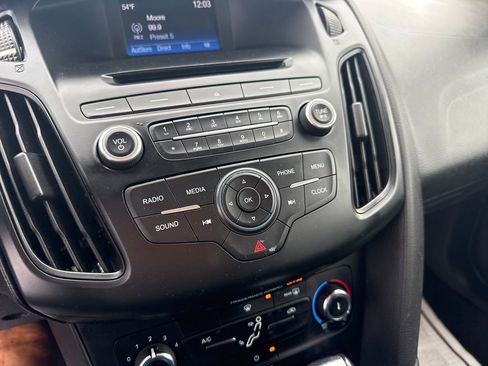 Used 2015 Ford Focus SE image 30