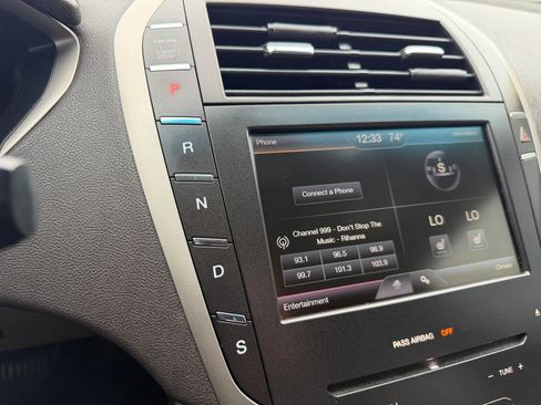 Used 2016 Lincoln MKZ w/ Equipment Group 200A Select FWD image 18