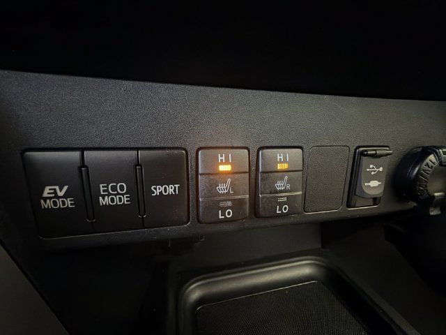 Used 2017 Toyota RAV4 Limited w/ Carpet Mat Package AWD/4WD image 30