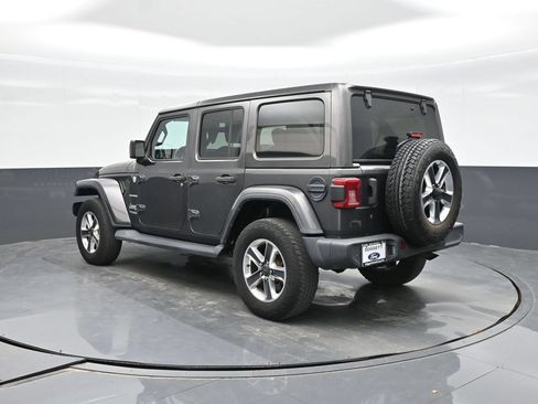Used 2019 Jeep Wrangler Unlimited Sahara AWD/4WD image 16