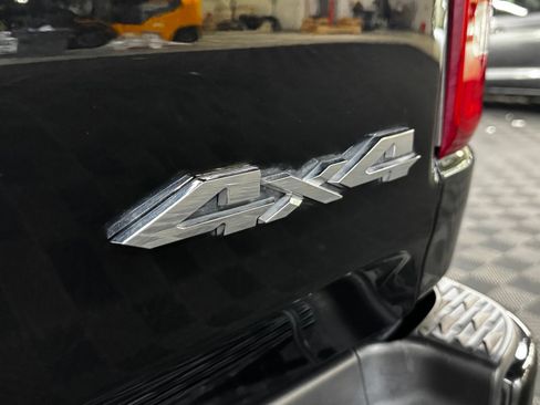 Used 2023 RAM 1500 Laramie AWD/4WD image 9