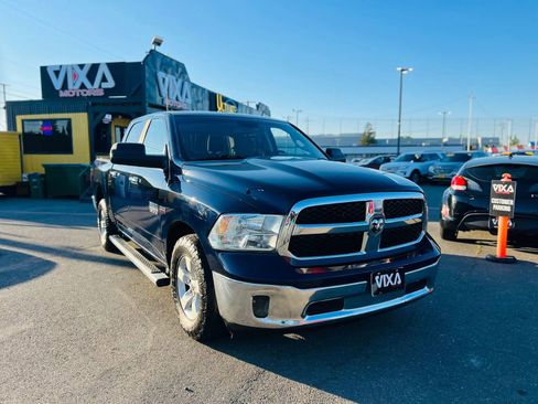 Used 2016 RAM 1500 Classic SLT RWD image 3