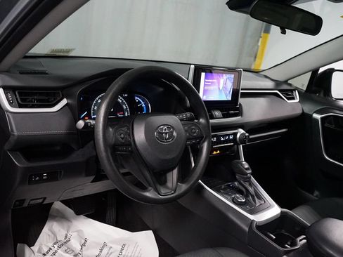 Certified 2024 Toyota RAV4 LE AWD/4WD image 11