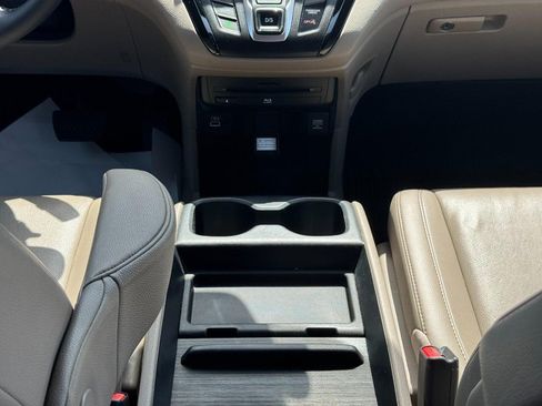 Used 2021 Honda Odyssey Touring image 18
