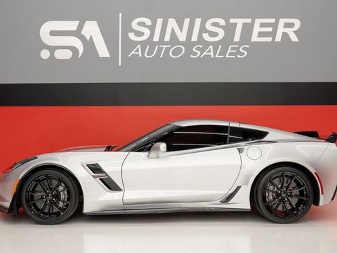 Used 2017 Chevrolet Corvette Grand Sport w/ Z07 Performance Package RWD image 22