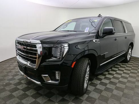 Used 2022 GMC Yukon XL SLT w/ SLT Premium Package AWD/4WD image 5