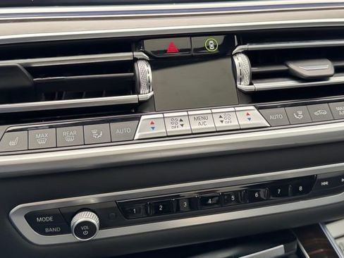 Used 2021 BMW X5 xDrive40i w/ M Sport Package image 28