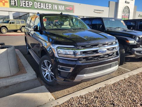 Used 2024 Ford Expedition Max Limited RWD image 3
