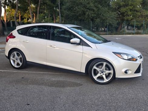 Used 2012 Ford Focus Titanium w/ Titanium Handling Pkg FWD image 6