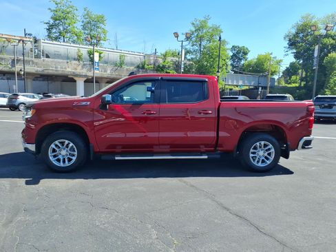 Used 2023 Chevrolet Silverado 1500 LT w/ Z71 Off-Road Package AWD/4WD image 6
