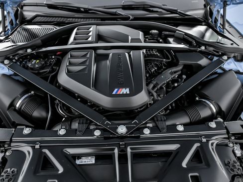 Used 2024 BMW M2 w/ Lighting Package image 17