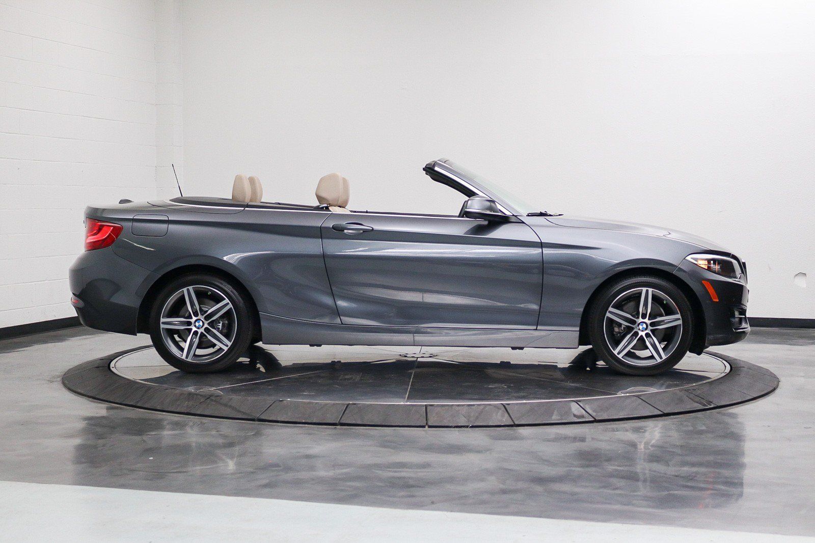 Used 2017 BMW 230i Convertible RWD image 23