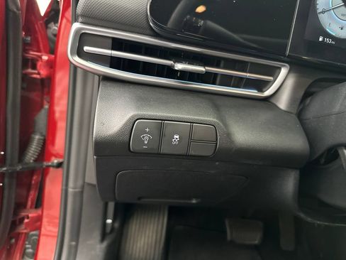 Used 2024 Hyundai Elantra SEL FWD image 29
