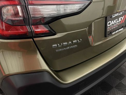 Used 2024 Subaru Outback Premium AWD/4WD image 14