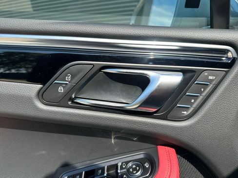 Used 2026 Porsche Macan AWD/4WD image 20