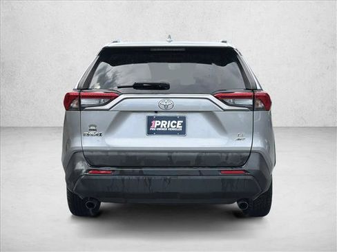 Used 2021 Toyota RAV4 LE AWD/4WD image 6